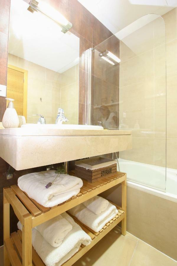 Apartamento San Julian เซบีญา ภายนอก รูปภาพ