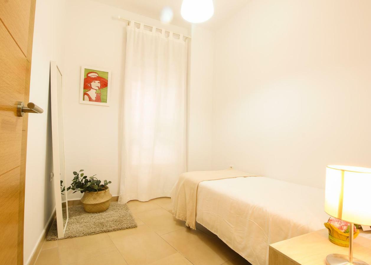 Apartamento San Julian เซบีญา ภายนอก รูปภาพ