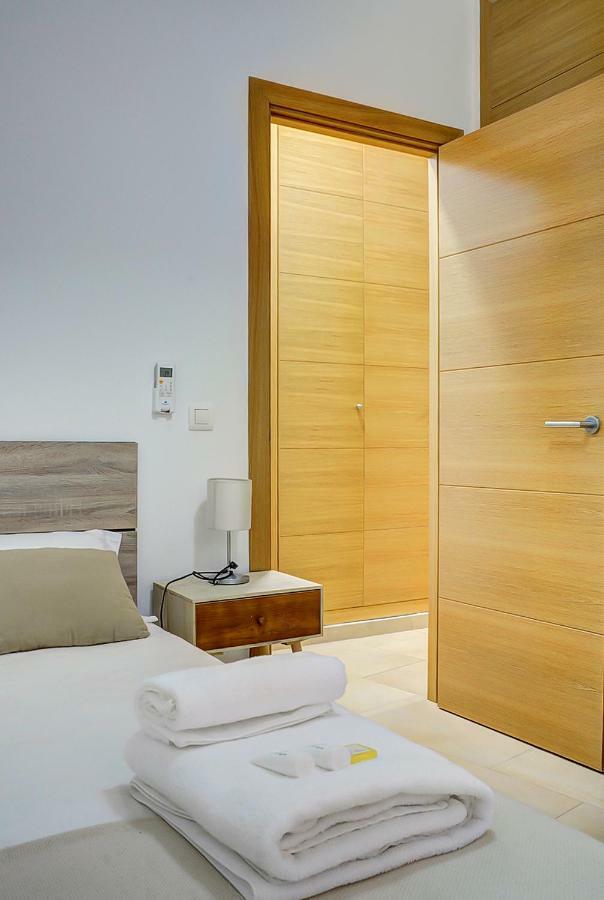 Apartamento San Julian เซบีญา ภายนอก รูปภาพ